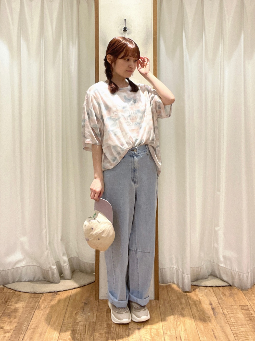「SM2、エスエムツー、デニム、シアートップス、デニムコーデ」｜「SM2のデニムバレルパンツ（その他パンツ、ブルー系）」を使った、はるさん（レディース・156cm）の春コーディネートの1枚目の写真