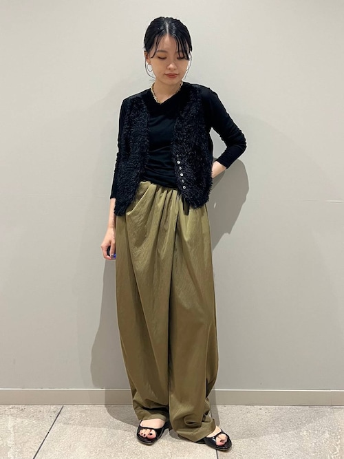 【カレンソロジー】新品タグ付き 25SS サテンドレープパンツ ベージュ Curensology パンツ Curensology(カレンソロジー)/サテン