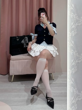 「one after another NICE CLAUP(ワンアフターアナザーナイスクラップ)の袖リボンシャツドッキング刺繍入りニット(ニット/セーター、ブルー系)」を使った、yuikaさん(レディース・159cm)の夏コーディネート