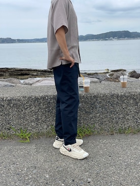 「海」｜「アイテム（チノパンツ）」を使った、tamanegi_3さん（メンズ・183cm）の秋コーディネート