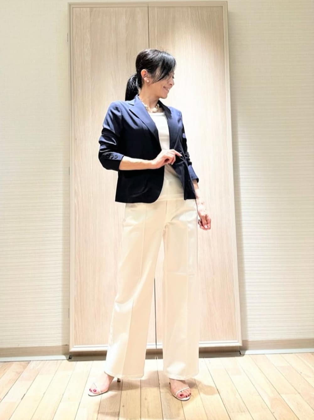 「夏コーデ、マッキントッシュロンドン、MACKINTOSH LONDON、スタッフコーデ」｜「MACKINTOSH LONDONのベネチアングラスネックレス（ネックレス、ホワイト系）」を使った、orie.tさん（レディース・163cm）の夏コーディネートの1枚目の写真
