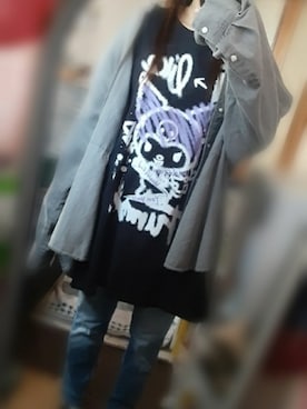 「KINGLYMASKコラボ　クロミのアイテム（T恤/上装、ブラック系）」を使った、ちの🍀冬眠中💤さん（レディース・143cm）の秋コーディネート