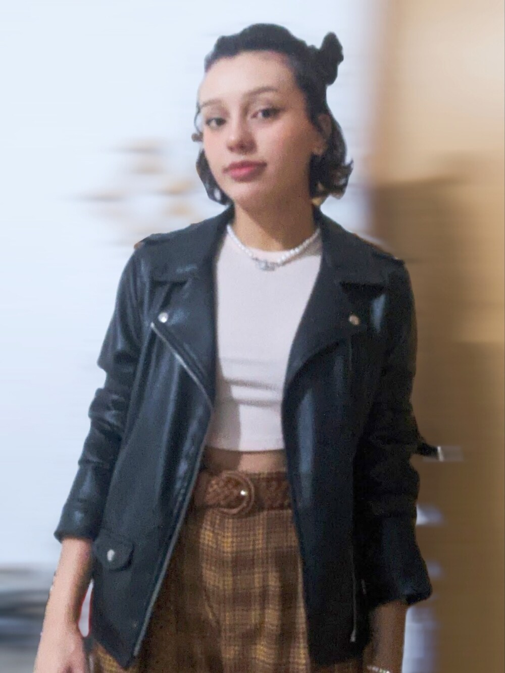 「rock、plaid、trousers、girl、Brazil、Cute、Kawaii、fashion、autumn、ZARA」｜「FOREVER 21のアイテム（スラックス、ブラウン系）」を使った、Lorenna ♥さん（レディース・157cm）の冬コーディネートの1枚目の写真