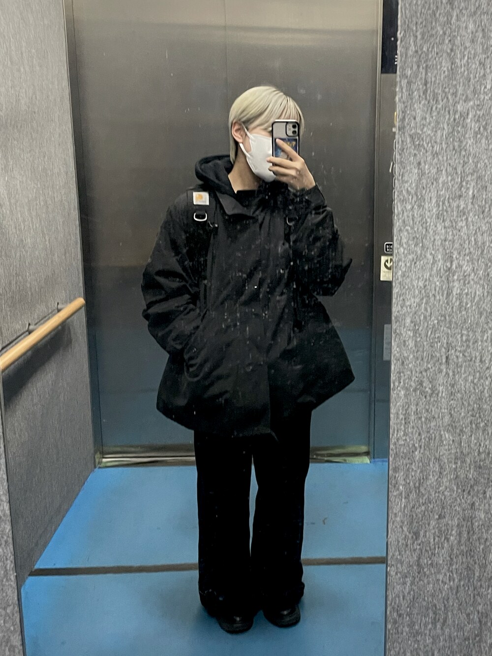 「ciaopanic、チャオパニックティピー(CIAOPANIC TYPY)、無印良品、GU、carhartt、カジュアル、カジュアルコーデ、シンプル、シンフルコーデ、オールブラック、モノトーン、低身長」｜「CIAOPANIC TYPYの【WEB限定】【ユニセックス】マルチウェイM-65スタンドネックビッグシルエットショートモッズコート【コート＆ライナー２枚セット】（モッズコート、ブラック系）」を使った、kanaさん（レディース・152cm）の冬コーディネートの1枚目の写真