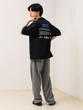 「KELTY（ケルティ）の【KELTY×GLOSTER】別注 バックヒストリーロゴT（Tシャツ/カットソー、ブラック系）」を使った、reさん（メンズ・173cm）の春コーディネート