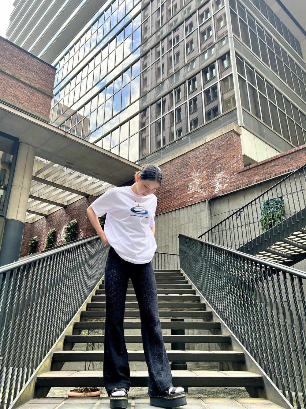 「Summer、夏、オークリー、Oakley、かわちい、Saturdays NYC」｜「Saturdays NYCのRijka Cotton Mesh Pant（その他パンツ、ブラック系）」を使った、rayさん（レディース・164cm）の夏コーディネートの1枚目の写真
