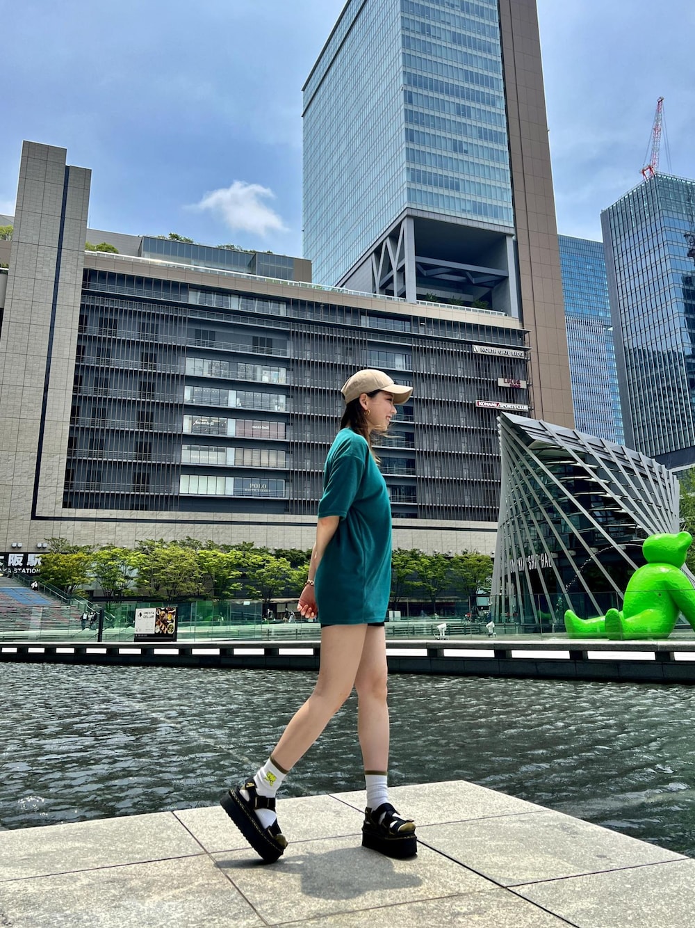 「ootd、オーバーサイズ、夏、サマー、パイル生地、Saturdays NYC」｜「Saturdays NYCのMario Cotton Gym Short（その他パンツ、ブラック系）」を使った、rayさん（レディース・164cm）の夏コーディネートの1枚目の写真