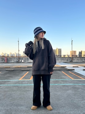 「アイテム（ハット、ブルー系）」を使った、YUIさん（レディース・157cm）の冬コーディネート