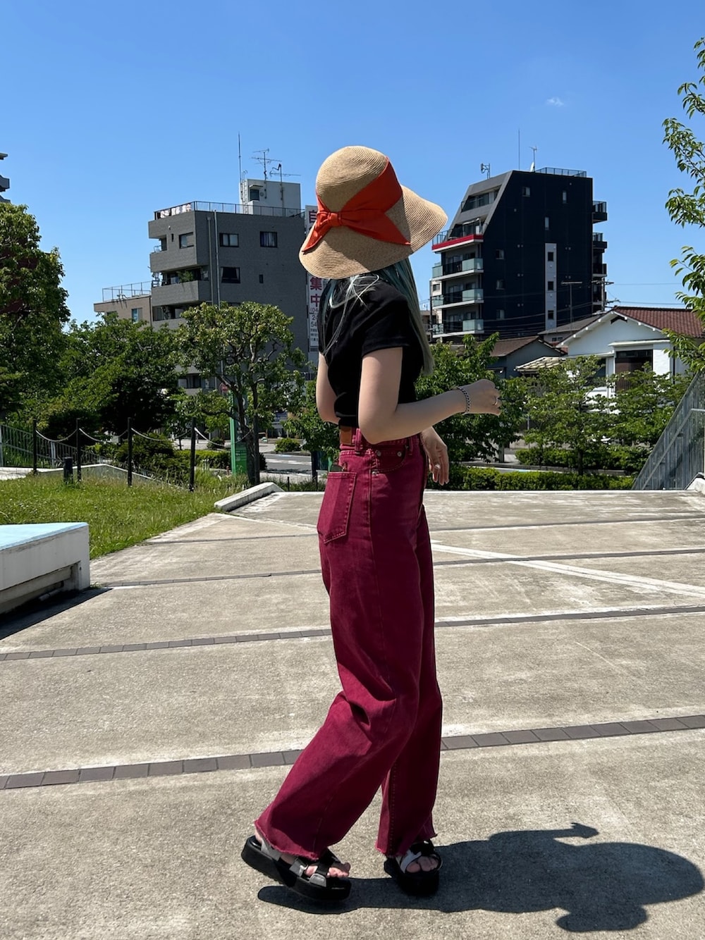 「override、帽子、日除け帽、ＵＶカット、キャペリン、夏コーデ、サンダル」｜「OVERRIDEの【OVERRIDE】PB10 CAPELINE 11RN / 【オーバーライド】キャペリン（ハット、オレンジ系）」を使った、YUIさん（レディース・157cm）の夏コーディネートの1枚目の写真
