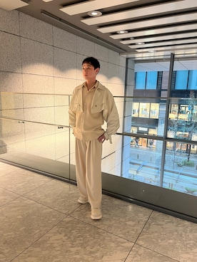 「クロップドトップス」｜「アイテム（トレンチコート）」を使った、NOIさん（メンズ・176cm）の春コーディネート