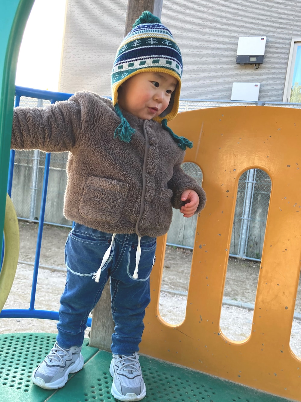 「キッズファッション、男の子コーデ、むすこーで、公園コーデ、モンベル、無印良品、アディダスオリジナルス」｜「mont-bellのアイテム（ニットキャップ/ビーニー、グリーン系）」を使った、asawearrrrさん（キッズ・100cm）の夏コーディネートの1枚目の写真