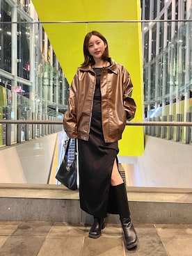 「スリット」｜「アイテム（ジャケット/アウター）」を使った、ENLIKEスタッフさん（レディース・163cm）の秋コーディネート