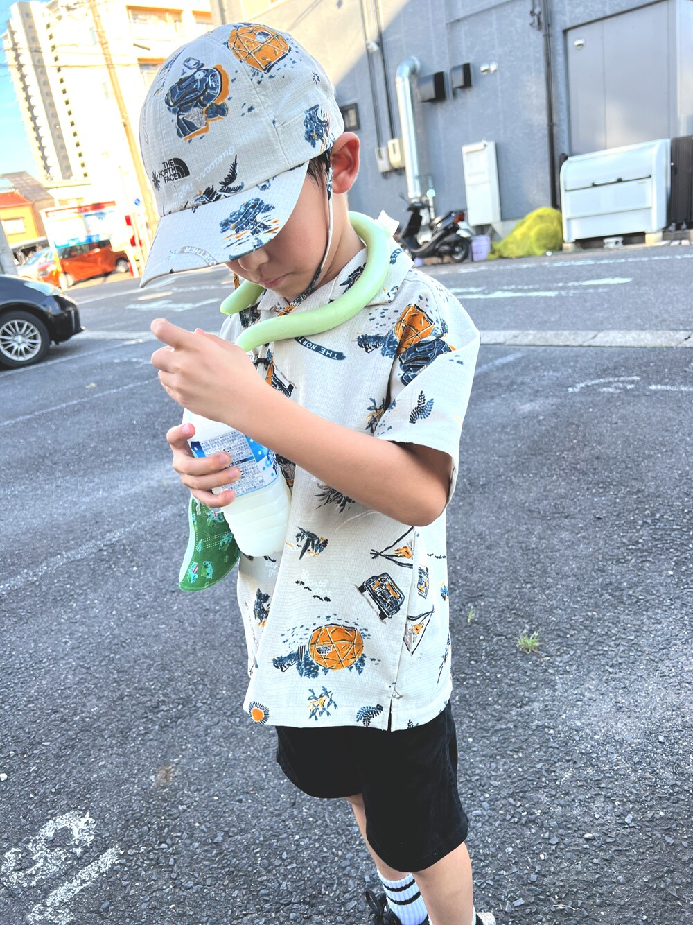 「夏コーデ」｜「THE NORTH FACEのアイテム（シャツ/ブラウス、ベージュ系）」を使った、fromkotodesuyoさん（キッズ・120cm）の夏コーディネートの1枚目の写真
