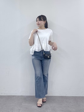 「La boutique BonBon（ラブティックボンボン）の【再予約決定！・KAZUMI監修】ペプラムドッキングカットソー（Tシャツ/カットソー、ホワイト系）」を使った、Rikoさん（レディース・158cm）の春コーディネート
