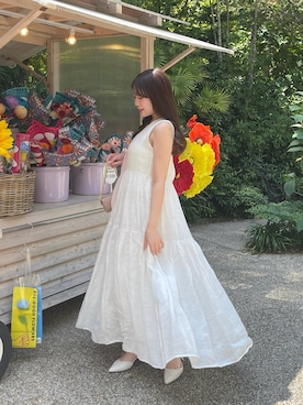 「La boutique BonBon（ラブティックボンボン）の【ラグジュアリー感漂うワンピース】リネンティアードワンピース（ワンピース、ホワイト系）」を使った、Rikoさん（レディース・158cm）の春コーディネート