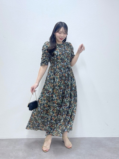 セール】【春気分先取り】小花プリントギャザースリーブワンピース