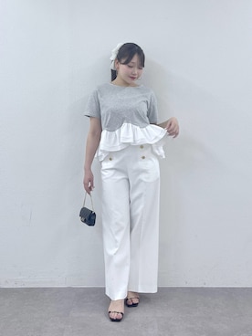 「La boutique BonBon（ラブティックボンボン）の【KAZUMI監修】ペプラムドッキングカットソー（Tシャツ/カットソー、グレー系）」を使った、Rikoさん（レディース・158cm）の春コーディネート