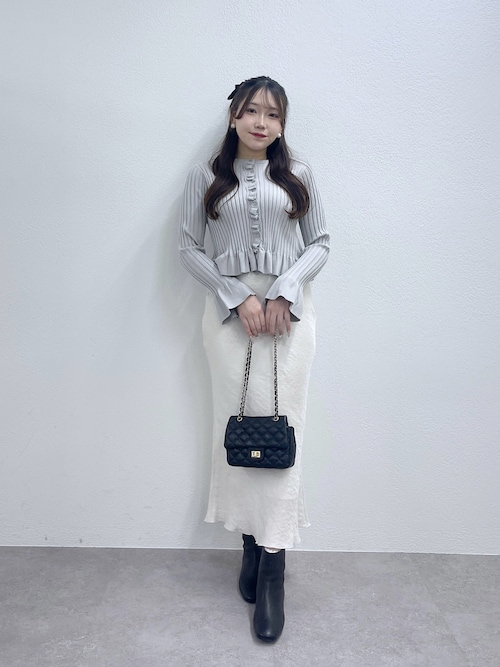 きらきらサテンロングナロースカート（スカート）｜La boutique BonBon