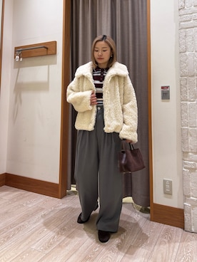 「アイテム（ムートンコート）」を使った、rinrinさん（レディース・157cm）の冬コーディネート