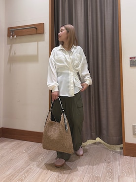 「fredy emue（フレディエミュ）のとろみカシュクールシャツ（シャツ/ブラウス、ホワイト系）」を使った、rinrinさん（レディース・157cm）の春コーディネート