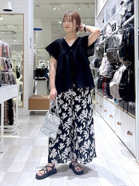 「GLOBAL WORK（グローバルワーク）のBeauteeラメタンク/636759（タンクトップ、グレー系）」を使った、asamiさん（レディース）の夏コーディネート