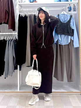 「GLOBAL WORK（グローバルワーク）の撥水軽量2WAYバッグ/137590（ショルダーバッグ、ホワイト系）」を使った、asamiさん（レディース）の春コーディネート