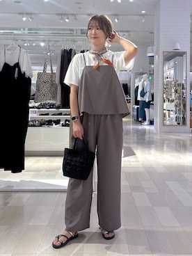 「GLOBAL WORK（グローバルワーク）のシルクプリントチビスカーフ/130520（バンダナ/スカーフ、ベージュ系）」を使った、asamiさん（レディース）の夏コーディネート