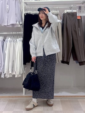 「GLOBAL WORK（グローバルワーク）のエアかるクラシックスニーカー/135751（スニーカー、ベージュ系）」を使った、asamiさん（レディース）の春コーディネート