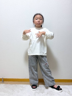 「アイテム（サンダル）」を使った、Hina ママ さん（キッズ・115cm）の秋コーディネート
