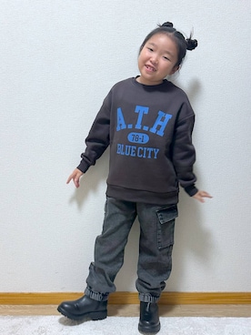 「アイテム（カーゴパンツ）」を使った、Hina ママ さん（キッズ・115cm）の秋コーディネート