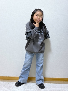 「アイテム（デニムパンツ）」を使った、Hina ママ さん（キッズ・121cm）の冬コーディネート