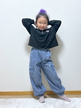「アイテム（カーゴパンツ）」を使った、Hina ママ さん（キッズ・115cm）の秋コーディネート