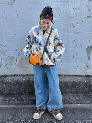 「DISCOAT(ディスコート)のライトデニムタックワイドパンツ(デニムパンツ)」を使った、remiさん(レディース・154cm)の秋コーディネート