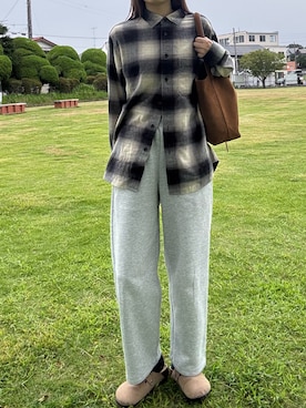 「UNIQLO（ユニクロ）のアイテム（スウェットパンツ、グレー系）」を使った、yuyuさん（レディース・160cm）の秋コーディネート
