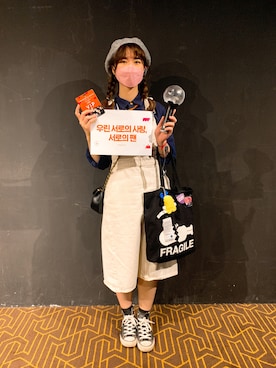 「BT21（ビーティーイシビル）のアイテム」を使った、YIJUさん（レディース・164cm）の春コーディネート