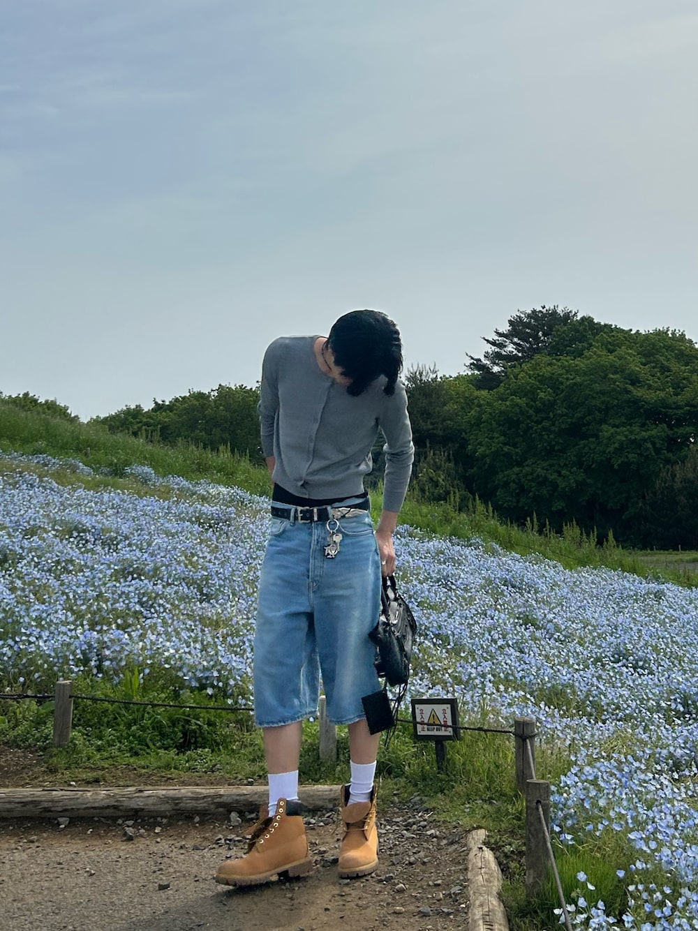 「メンズファッション、今日のコーデ、ootd、y2k、高身長コーデ、シンプル」｜「Acne StudiosのFN-MN-SHOR000235（デニムパンツ、ブルー系）」を使った、oikawaaaaaさん（メンズ・181cm）の春コーディネートの1枚目の写真