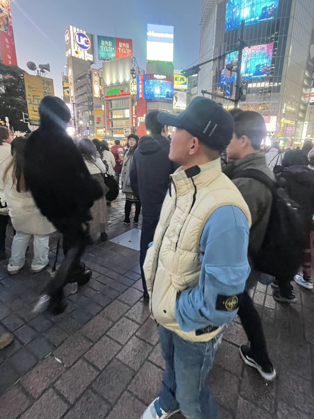 「東京」｜「STONE ISLANDのアイテム（その他トップス、ブルー系）」を使った、kyouinthedayさん（メンズ・164cm）の春コーディネートの1枚目の写真