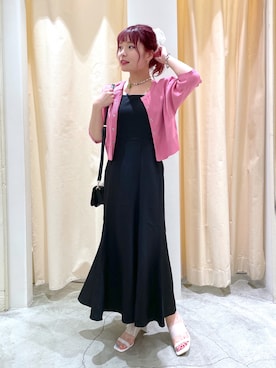 「ショート丈トップス」｜「アイテム（ジャンパースカート）」を使った、Shiho Moriokaさん（レディース・157cm）の夏コーディネート
