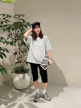 「KBF（ケイビーエフ）のバックオープンWIDEスウェット（スウェット、グレー系）」を使った、igarashi（あちゃん）さん（レディース・169cm）の春コーディネート