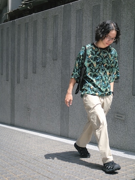 「plain-me（プレインミー）のアイテム（チノパンツ）」を使った、阿圳｜Kyleさん（メンズ・171cm）の夏コーディネート