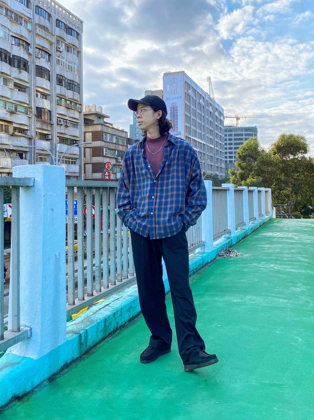 「ootd、街頭穿搭、休閒、UNIQLO U、journal standard、J.S.HOMESTEAD、shirts、基礎款、oversize、日系極簡、journal standard j.s homestead、UNIQLO」｜「JOURNAL STANDARD J.S HOMESTEADのLAZY SH NEL CHECK（シャツ/ブラウス、ブルー系）」を使った、阿圳｜Kyleさん（メンズ・171cm）の冬コーディネートの1枚目の写真
