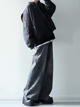 「LILL（リル）のアイテム（デニムパンツ）」を使った、ユウさん（メンズ・182cm）の秋コーディネート