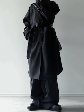 「オールブラック」｜「アイテム（トレンチコート）」を使った、ユウさん（メンズ・182cm）の秋コーディネート