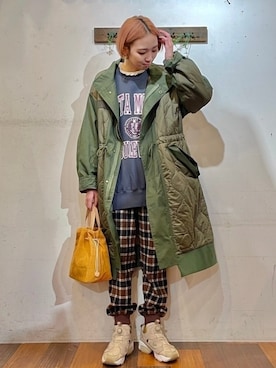 「TOBILA（トビラ）のアイテム（ジャケット/アウター）」を使った、SHOP STAFFさん（レディース・167cm）の秋コーディネート