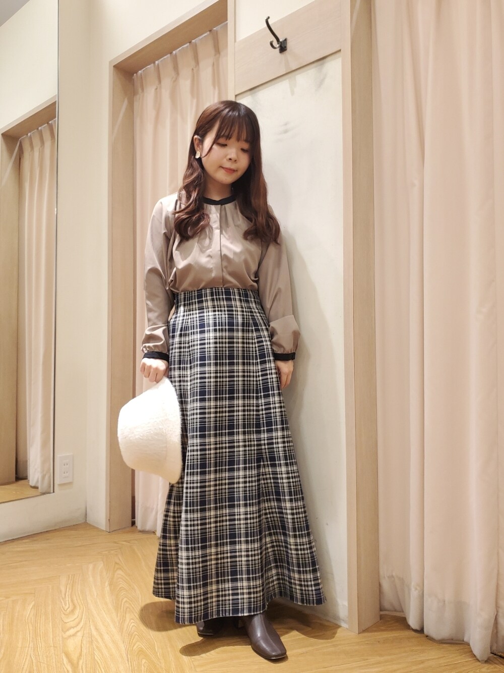 「休日コーデ、大人コーデ、低身長女子、今日のコーデ、マーメイドスカート、チェック、ブラウス、スカート、シンプル、フェミニン、ガーリー、ガーリーコーデ、低身長、低身長コーデ、テチチテラス」｜「canonlineshopでも購入可能です🖥️💗の　プロフィールの🖥️マークから飛べます🕊️（トップス、その他）」を使った、𝚝𝚊𝚖𝚊𝚖𝚒さん（レディース・148cm）の秋コーディネートの1枚目の写真