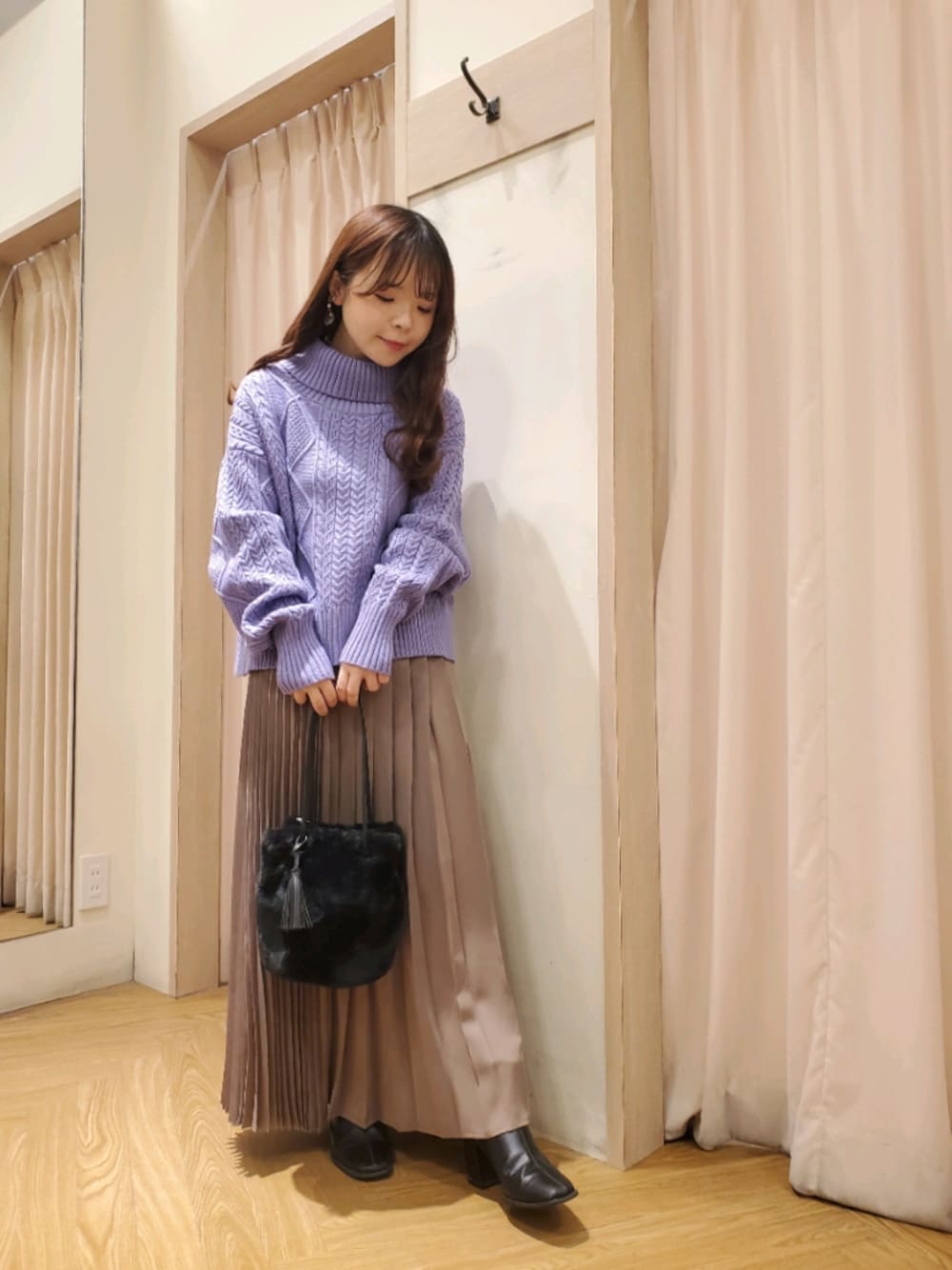 Te chichi TERRASSE（テチチテラス）の「アシメラッププリーツスカート