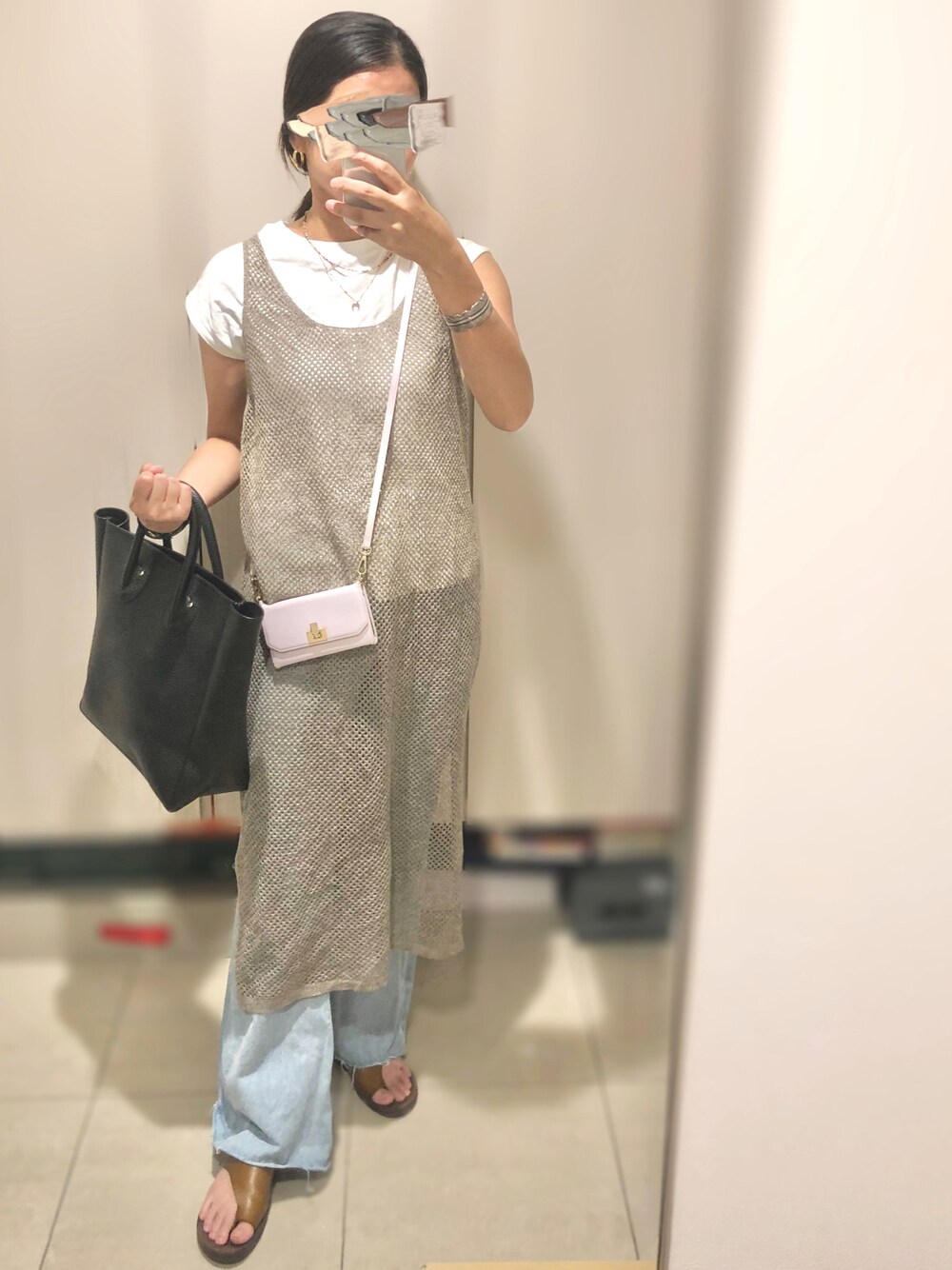 「大人カジュアル、サンダルコーデ、ママコーデ、デニムコーデ、夏コーデ、レイヤードスタイル、プチプラコーデ」｜「SMIR NASLIのMetal Mobilecase For iphoneX（スマホケース/カバー、パープル系）」を使った、aaasukaaa21さん（レディース・160cm）の夏コーディネートの1枚目の写真