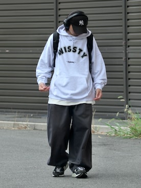 「ロゴパーカー」｜「アイテム（スウェット）」を使った、DAIGOさん（メンズ・166cm）の秋コーディネート