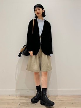 「アイテム（ノーカラージャケット、ブラック系）」を使った、くどうさん（レディース・157cm）の秋コーディネート