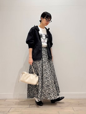 「ママファッション」｜「アイテム（ナイロンジャケット）」を使った、くどうさん（レディース・157cm）の春コーディネート